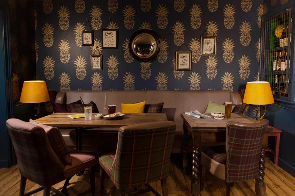 the-british-queen-the-snug